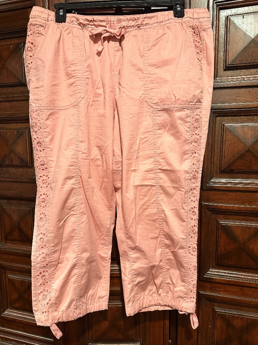 14/16 LANE BRYANT Cargo capri LACE embroidered details stretch chino twill